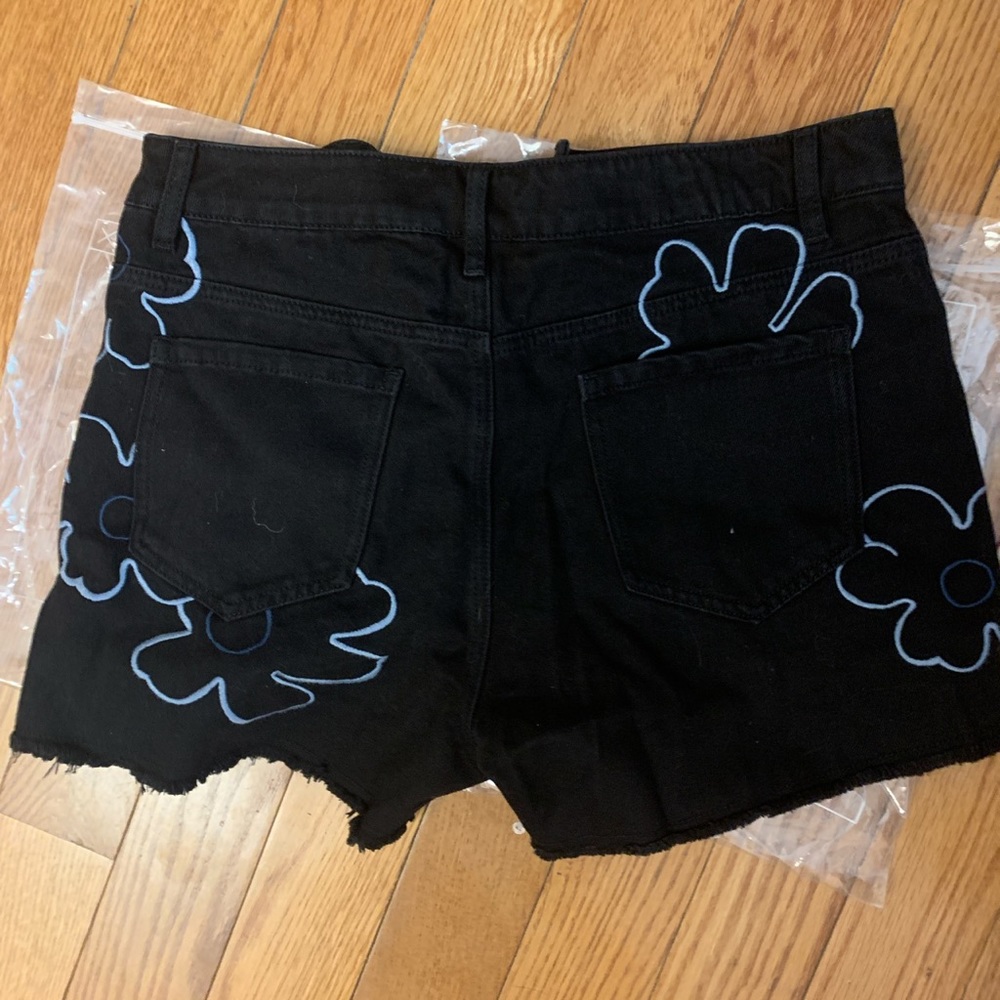 Cider Black Floral shorts